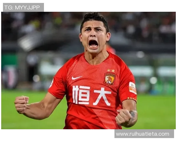 足球巨星赛场意外滑倒全场爆笑场面引发球迷热议